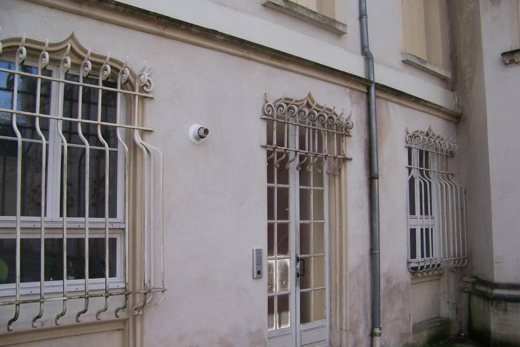 Charmant Studio Au Calme Tout Confort Dans Chateau Neo Gothique Proche Zenith Comet Orleans Parking Voiture Gratuit Wifi Haut Debit Rue Des Montees Eksteriør bilde