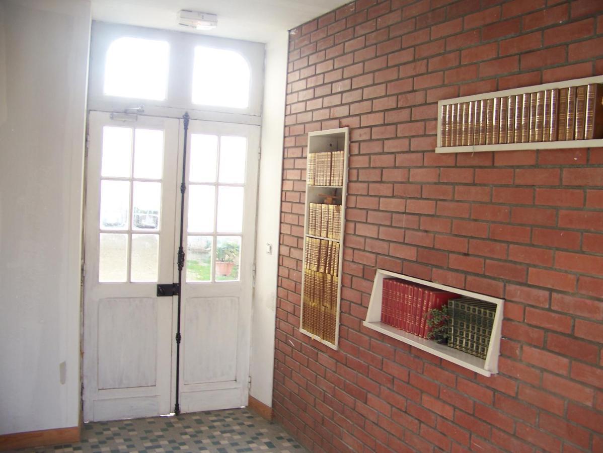 Charmant Studio Au Calme Tout Confort Dans Chateau Neo Gothique Proche Zenith Comet Orleans Parking Voiture Gratuit Wifi Haut Debit Rue Des Montees Eksteriør bilde