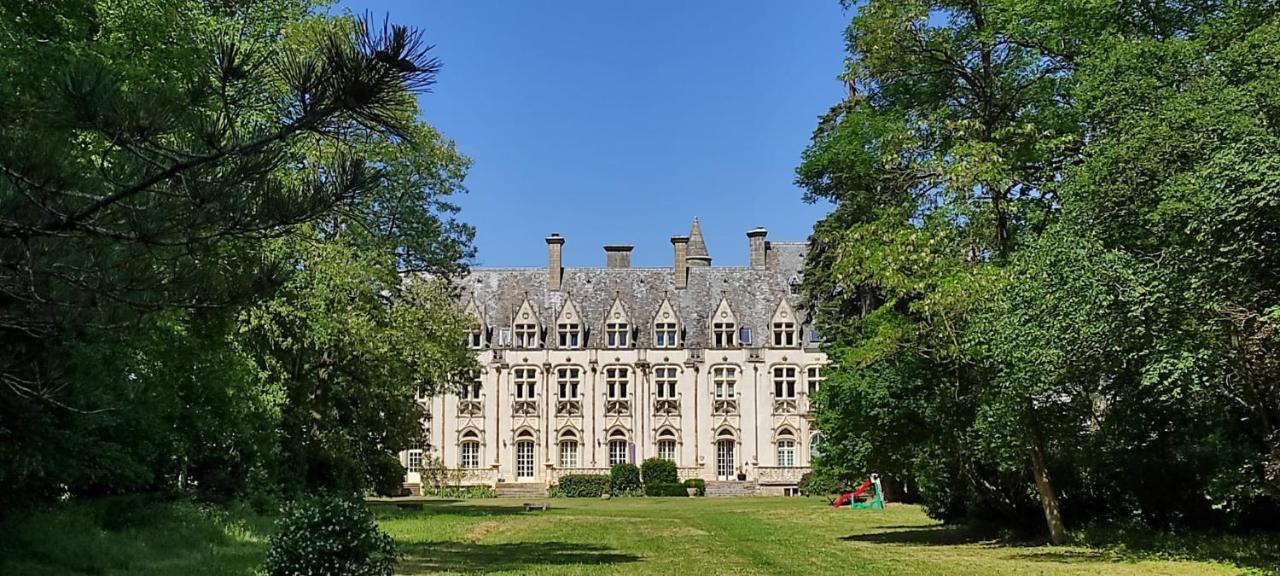 Charmant Studio Au Calme Tout Confort Dans Chateau Neo Gothique Proche Zenith Comet Orleans Parking Voiture Gratuit Wifi Haut Debit Rue Des Montees Eksteriør bilde